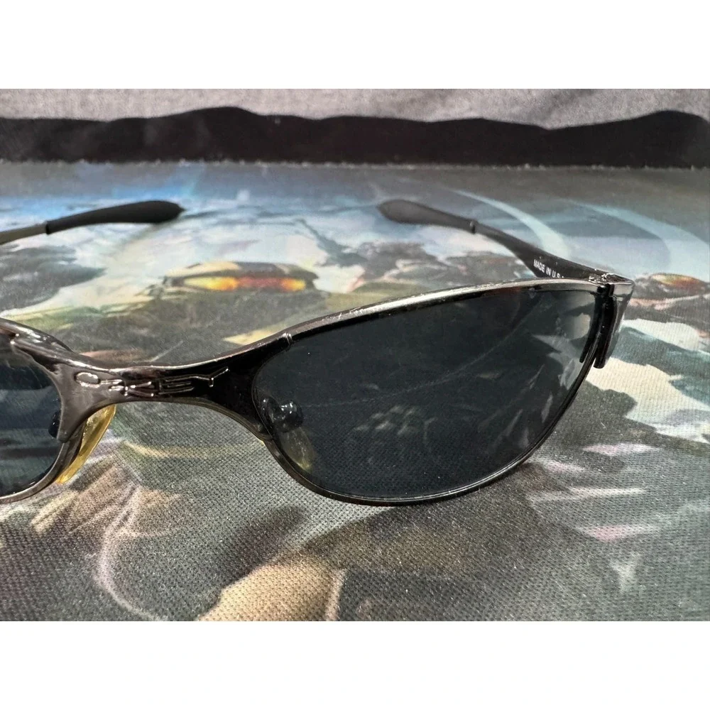 Vintage Oakley Wiretap 1.0 Men's Dark Blue Oval Lenses Sunglasses Frame Only